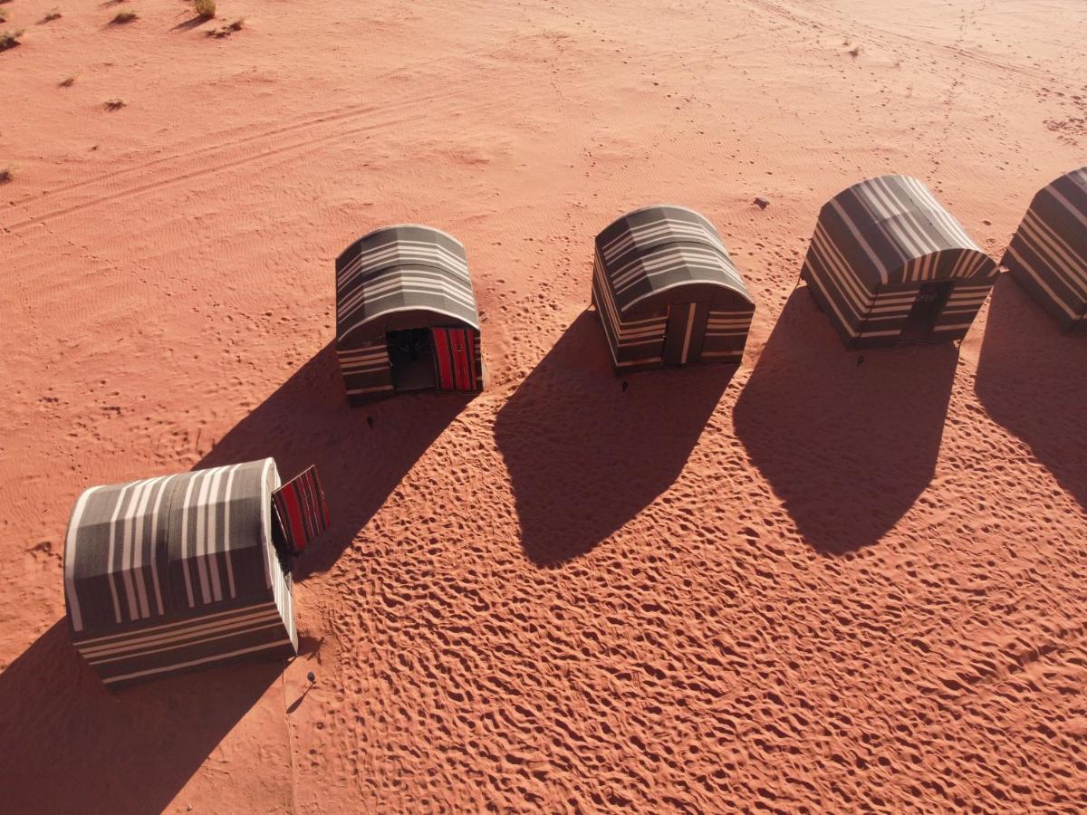 Wadi Rum Meteorite Camp Extérieur photo