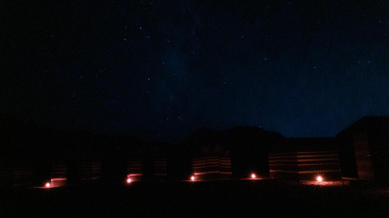 Wadi Rum Meteorite Camp Extérieur photo