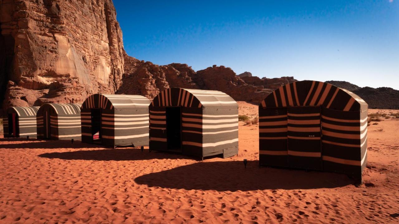 Wadi Rum Meteorite Camp Extérieur photo