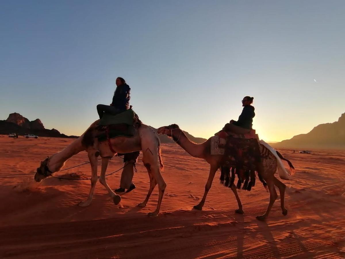 Wadi Rum Meteorite Camp Extérieur photo