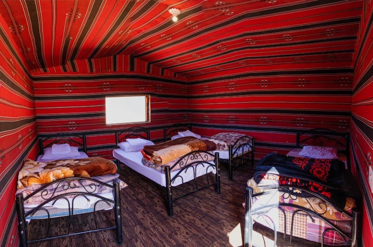 Wadi Rum Meteorite Camp Extérieur photo