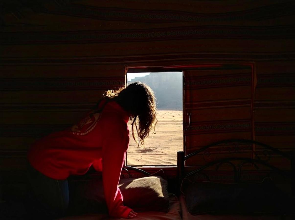 Wadi Rum Meteorite Camp Extérieur photo