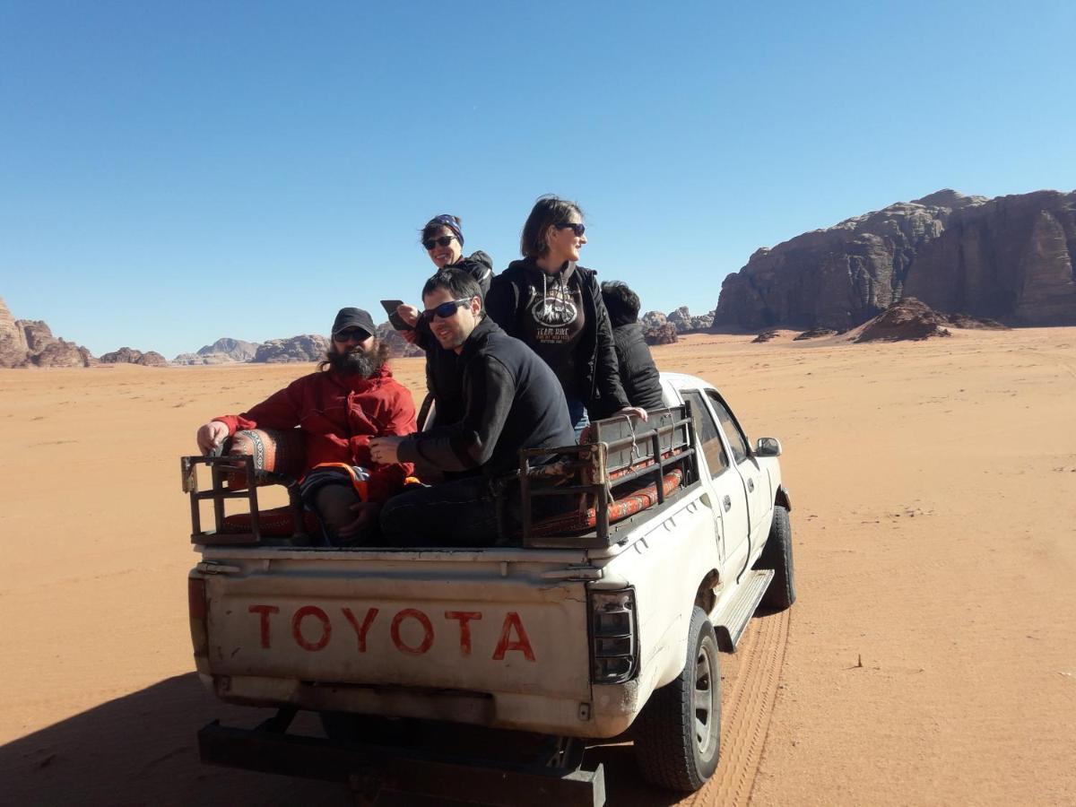Wadi Rum Meteorite Camp Extérieur photo